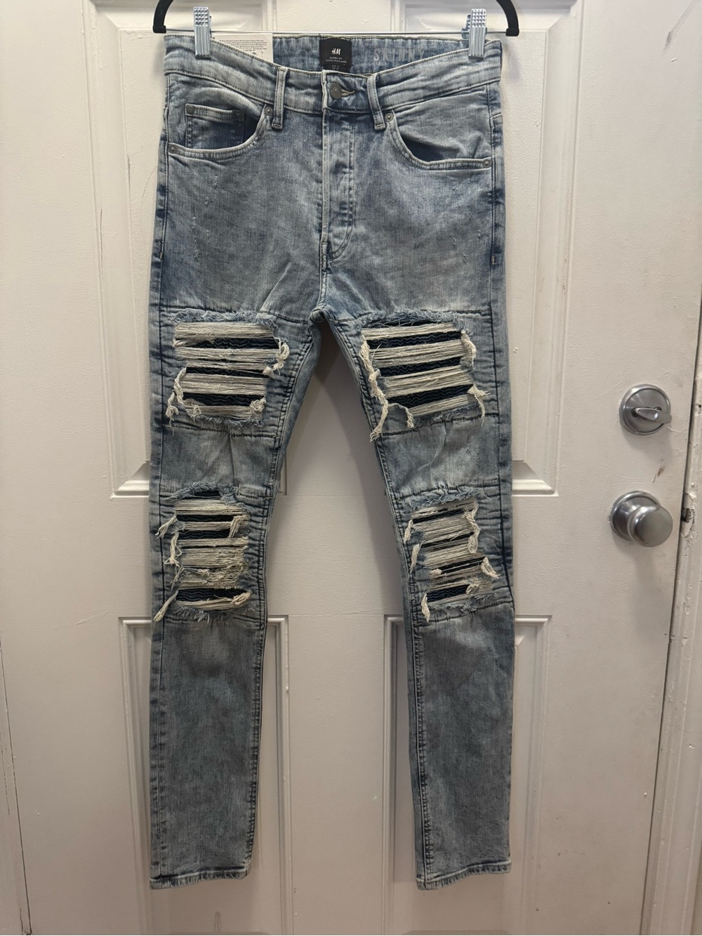 H&M Men’s Light Wash Ripped Skinny Jeans 0458